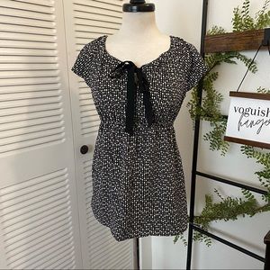 Motherhood|S|Black Ivory Polka Dot Print Neckline Tie Short Sleeve Top